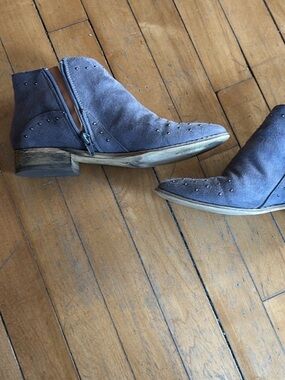 GREY Women's Suede Ankle Boots